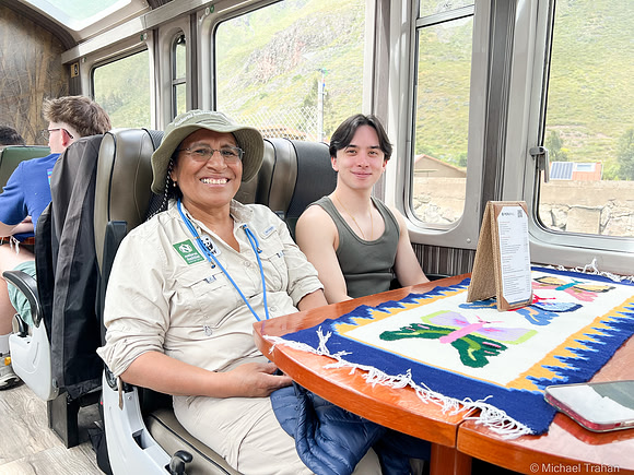 Rosa and Nate on the way to Manchu Picchu
