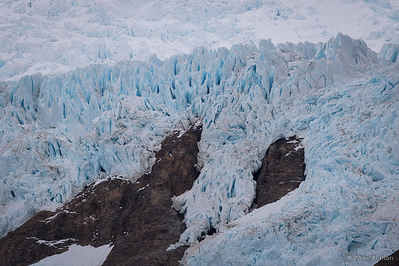 The Piedras Blancas hanging glacier